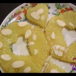 Ananas caramellato al moscato e mandorle