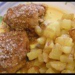 Sovracoscia di pollo al miele e salsa di soia accompagnato da patate al burro e curry