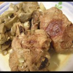 Cosciotto di agnello arrosto con carciofi