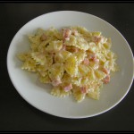 Farfalle con panna e prosciutto