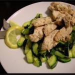 Bocconcini di pollo marinati con barbe di finocchio e coriandolo