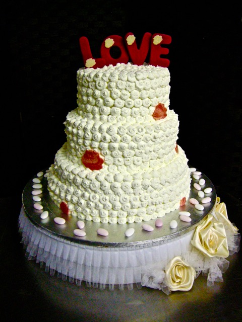 Weddingcake: "LOVE cake"