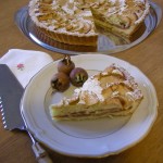 Morbida crostata con mele renette e nespole