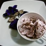 Freschezza alla rosa e petali di cioccolato